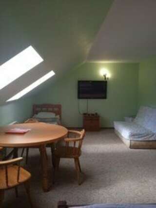 Гостевой дом У Прокопа Суздаль Трехместный номер эконом-класса-4