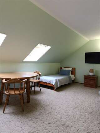 Гостевой дом У Прокопа Суздаль Трехместный номер эконом-класса-2